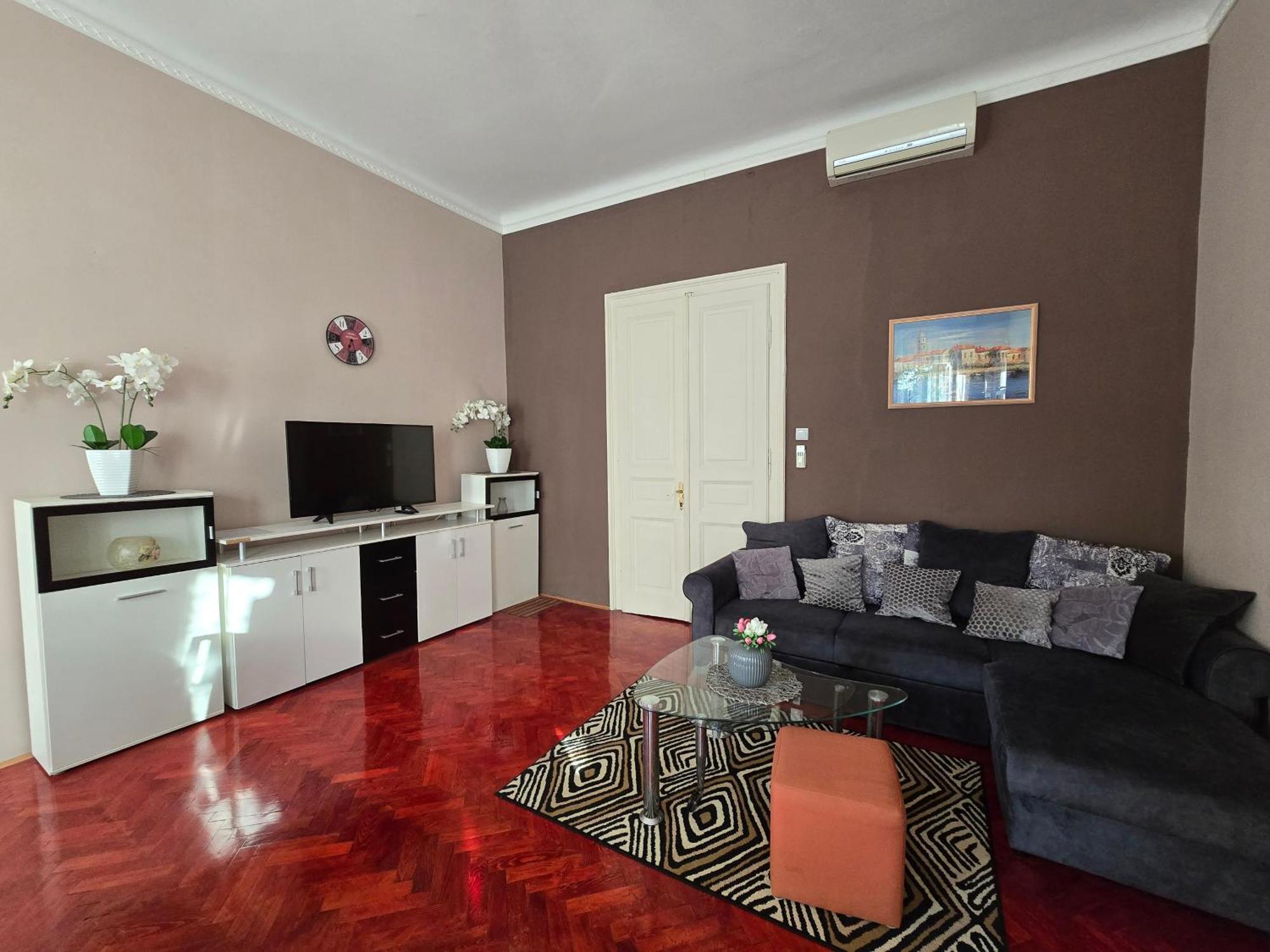Apartman Prvi Red Do Mora ツリクヴェニツァ エクステリア 写真