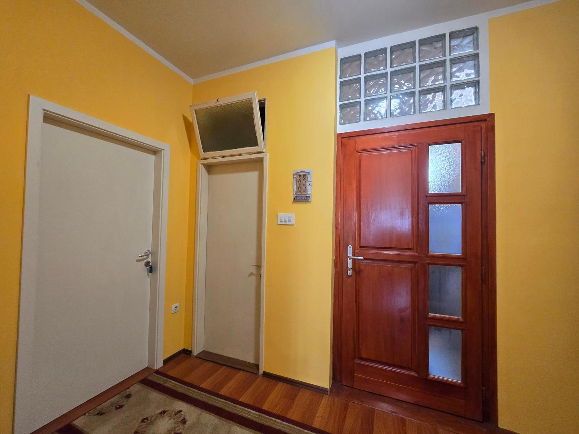 Apartman Prvi Red Do Mora ツリクヴェニツァ エクステリア 写真
